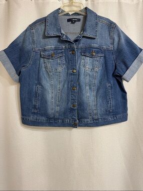 (M) EC Denim 24/7 cropped short sleeve denim jacket. Size 18W